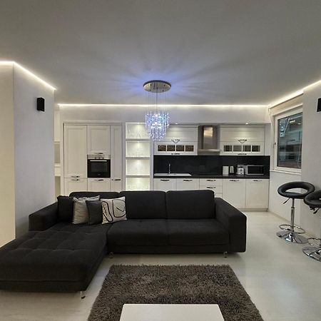 Tam Serviced 2Bdr Apartment City Center No6 Tirana Exteriér fotografie